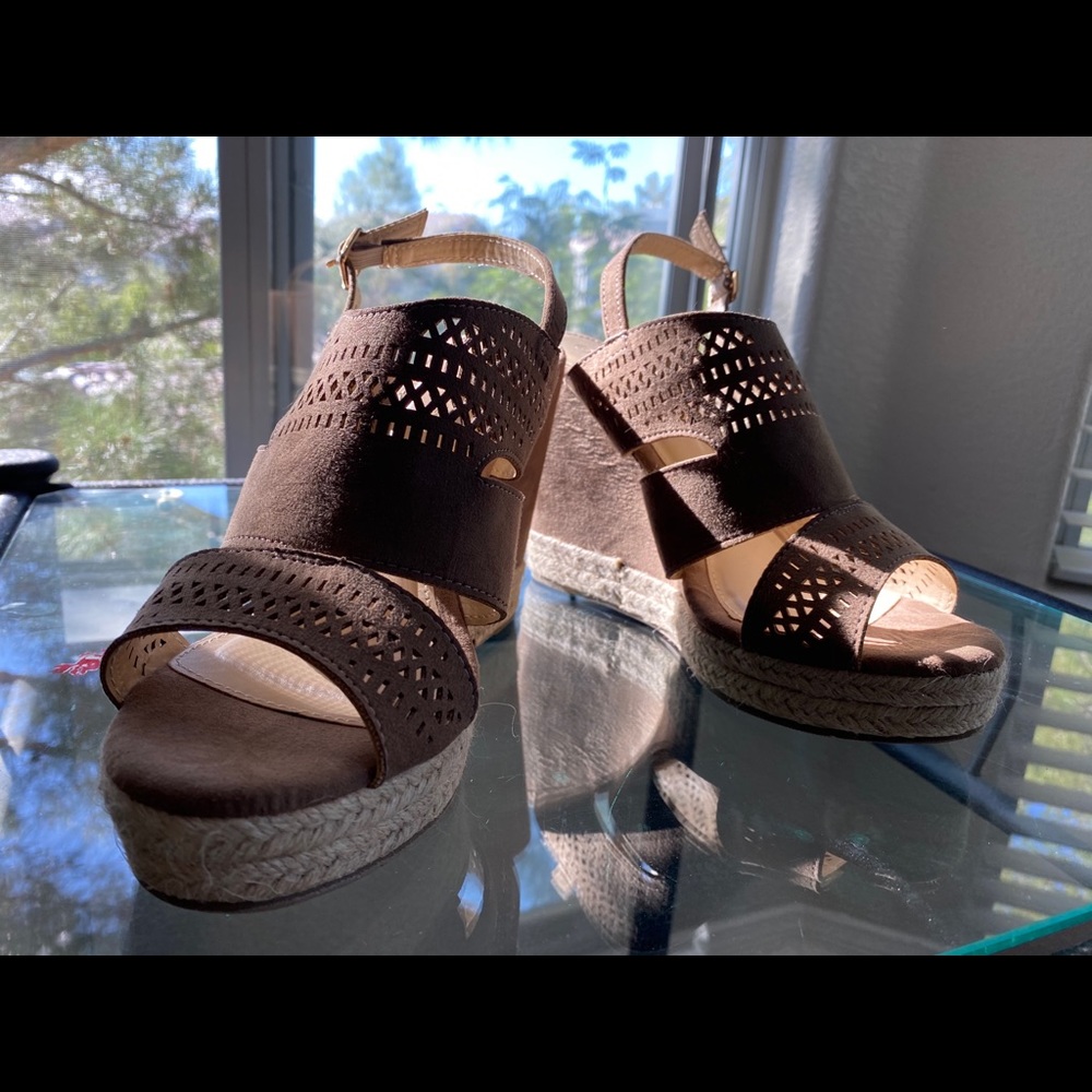 Brown 8.5 wedges